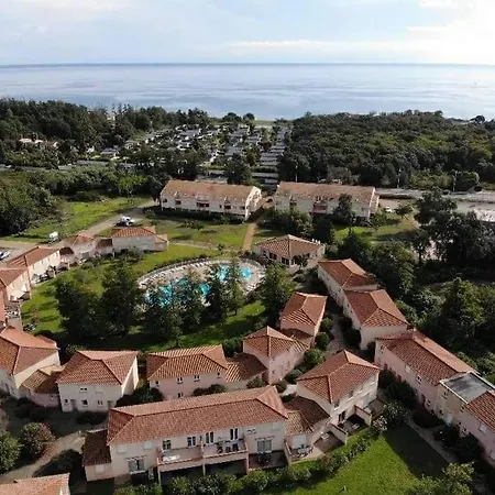 Les De Melody Santa-Maria-Poggio (Corsica)